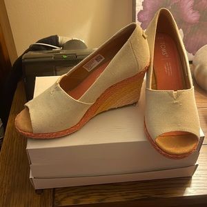 Tom’s Sunrise Michelle Wedge Heel